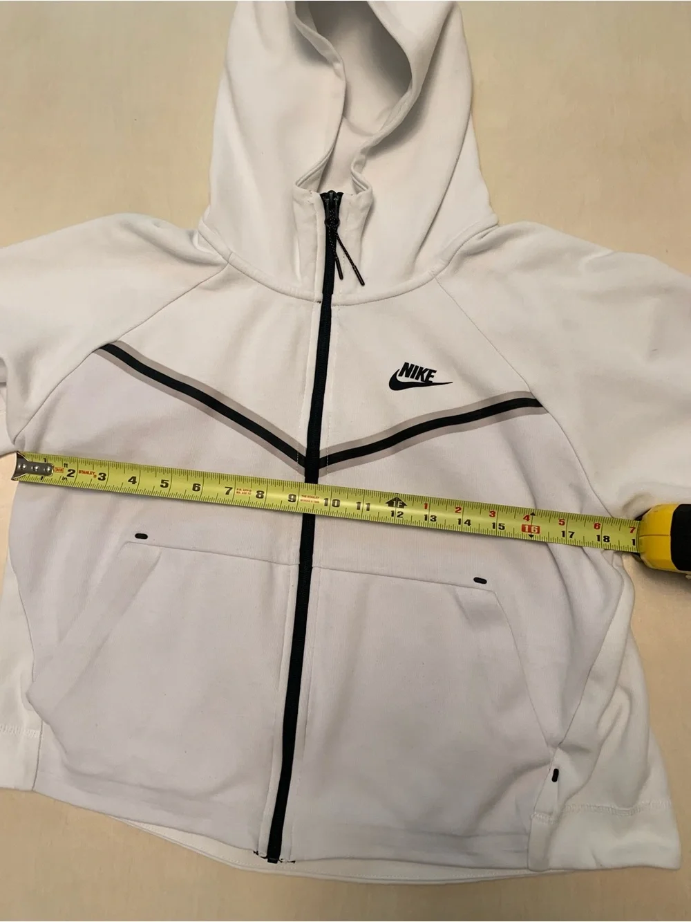 Nike women’s crop